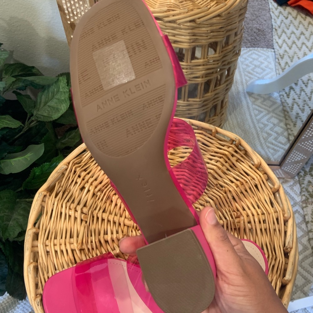 NWOT Anne Klein fuchsia pink Block Sandals with clear straps - Picture 5 of 5